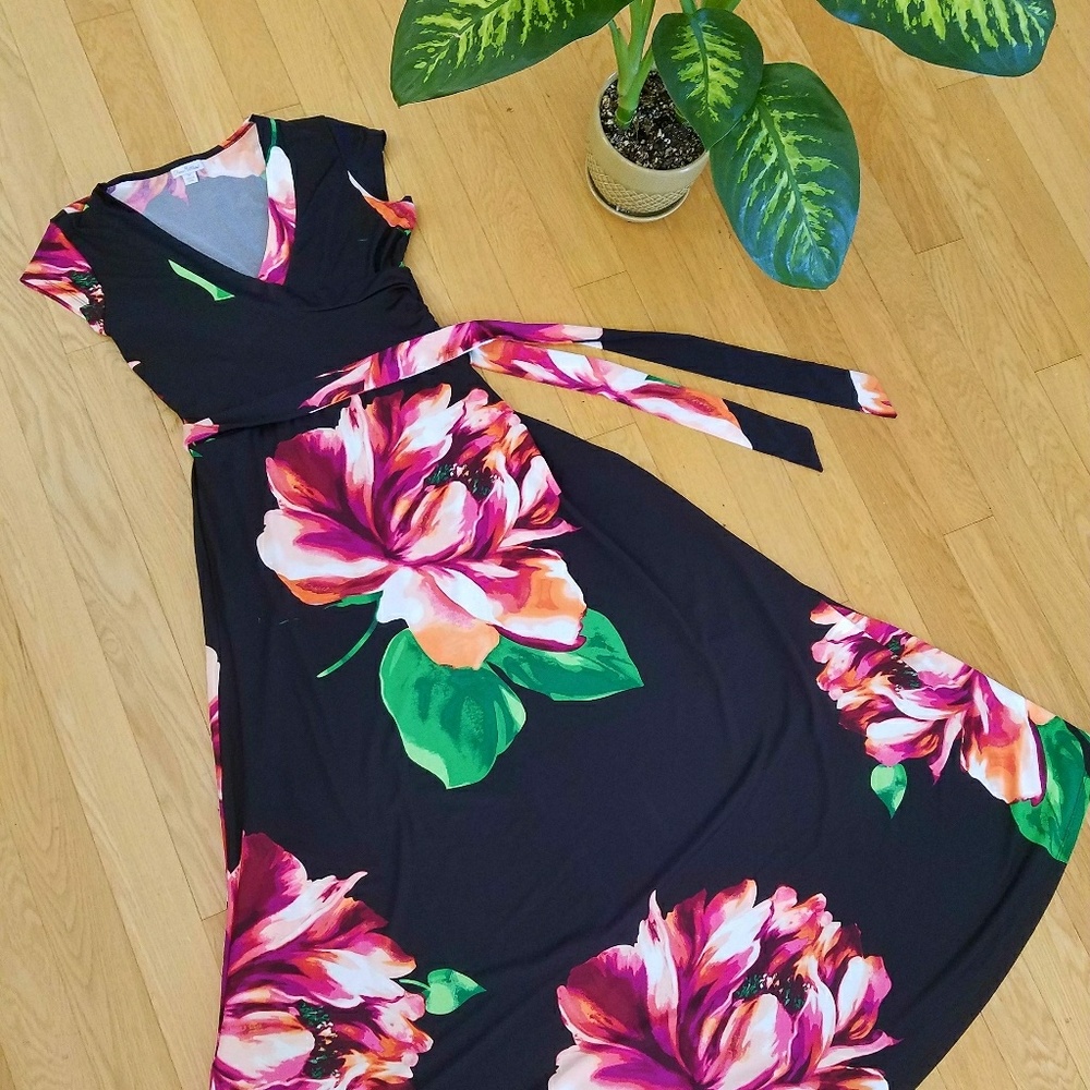 Romantic Floral Deep V Maxi Belted Dress M